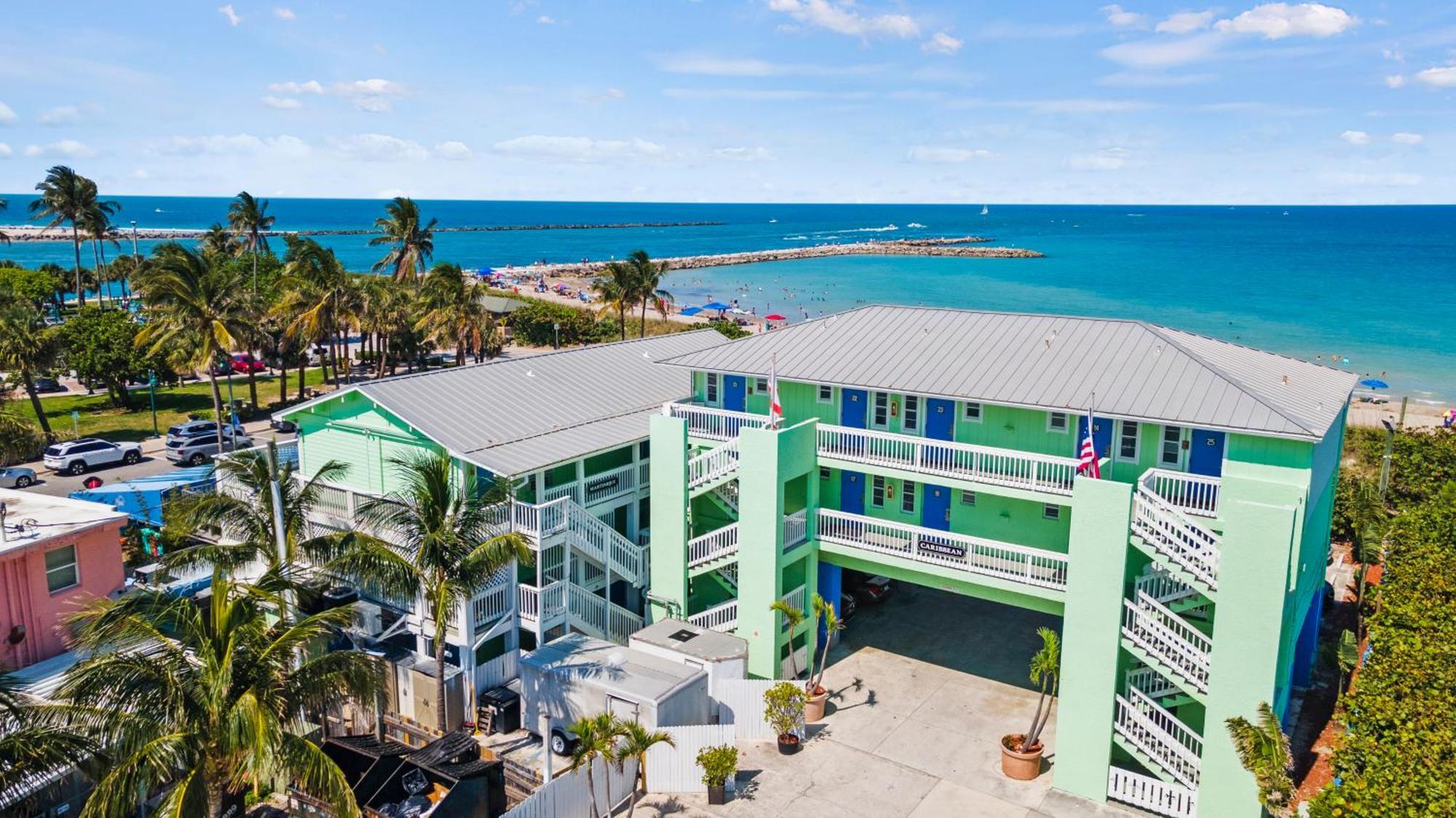Partial Ocean View Hotel Room- King Bed #1 포르 피어스 외부 사진